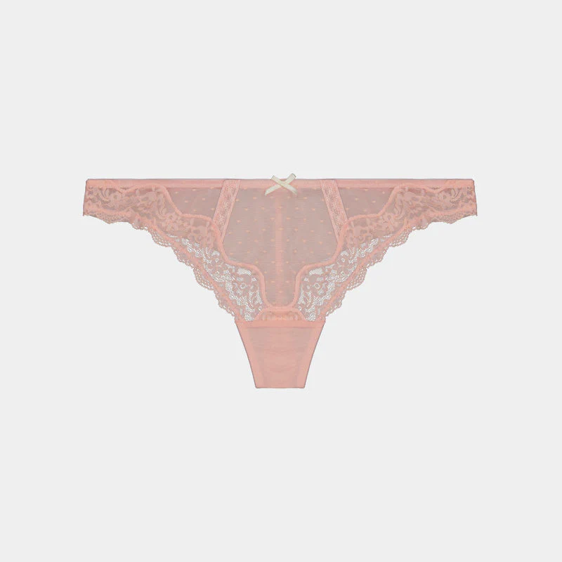 Giselle Thong